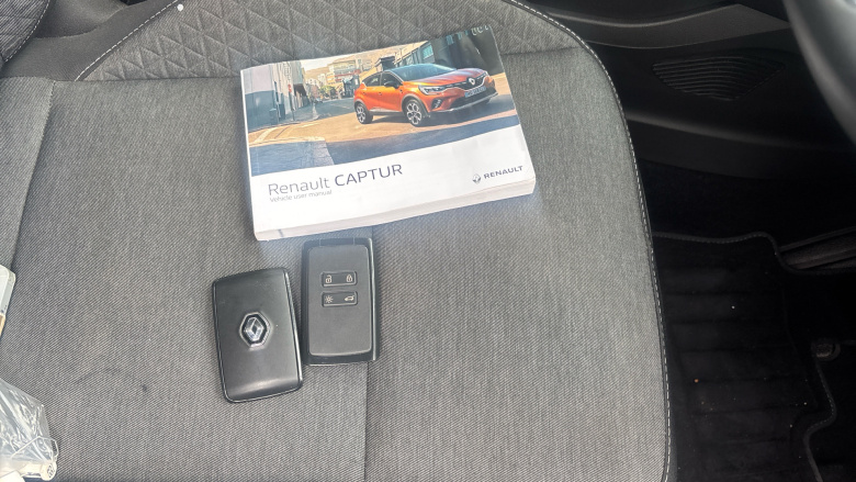 Renault Captur 1.6 E-TECH Hybrid 145 Iconic Edition 5dr Auto Hybrid Hatchback